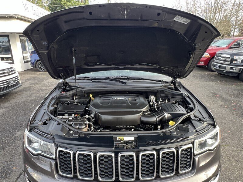 2017 Jeep Grand Cherokee Limited Pentastar 3.6L V6 295hp 260ft. lbs, 4X4, Leather Interior, Heated Front&Rear Seats, Heated Steering wheel, Power Sunroof, Parking Sensors, Power Liftgate, Backup Camera, Pwr 8-Way Seat with memory. - Photo 10 - Milwaukie, OR 97267