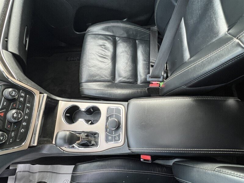 2017 Jeep Grand Cherokee Limited Pentastar 3.6L V6 295hp 260ft. lbs, 4X4, Leather Interior, Heated Front&Rear Seats, Heated Steering wheel, Power Sunroof, Parking Sensors, Power Liftgate, Backup Camera, Pwr 8-Way Seat with memory. - Photo 29 - Milwaukie, OR 97267