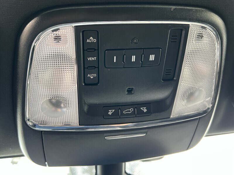 2017 Jeep Grand Cherokee Limited Pentastar 3.6L V6 295hp 260ft. lbs, 4X4, Leather Interior, Heated Front&Rear Seats, Heated Steering wheel, Power Sunroof, Parking Sensors, Power Liftgate, Backup Camera, Pwr 8-Way Seat with memory. - Photo 34 - Milwaukie, OR 97267