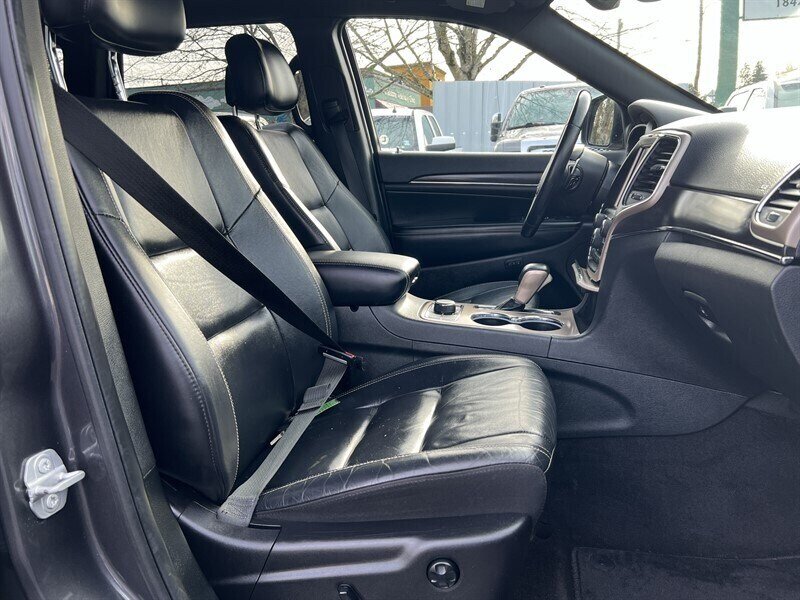 2017 Jeep Grand Cherokee Limited Pentastar 3.6L V6 295hp 260ft. lbs, 4X4, Leather Interior, Heated Front&Rear Seats, Heated Steering wheel, Power Sunroof, Parking Sensors, Power Liftgate, Backup Camera, Pwr 8-Way Seat with memory. - Photo 16 - Milwaukie, OR 97267