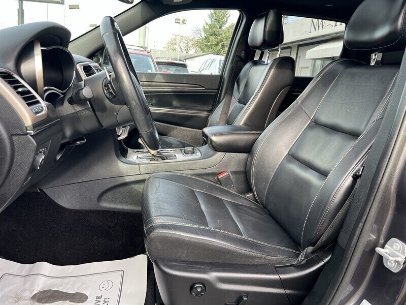 2017 Jeep Grand Cherokee Limited Pentastar 3.6L V6 295hp 260ft. lbs, 4X4, Leather Interior, Heated Front&Rear Seats, Heated Steering wheel, Power Sunroof, Parking Sensors, Power Liftgate, Backup Camera, Pwr 8-Way Seat with memory. - Photo 14 - Milwaukie, OR 97267