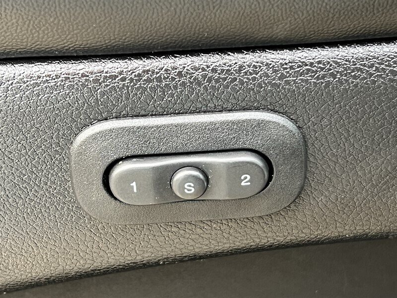 2017 Jeep Grand Cherokee Limited Pentastar 3.6L V6 295hp 260ft. lbs, 4X4, Leather Interior, Heated Front&Rear Seats, Heated Steering wheel, Power Sunroof, Parking Sensors, Power Liftgate, Backup Camera, Pwr 8-Way Seat with memory. - Photo 30 - Milwaukie, OR 97267