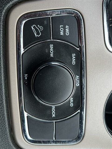 2017 Jeep Grand Cherokee Limited Pentastar 3.6L V6 295hp 260ft. lbs, 4X4, Leather Interior, Heated Front&Rear Seats, Heated Steering wheel, Power Sunroof, Parking Sensors, Power Liftgate, Backup Camera, Pwr 8-Way Seat with memory. - Photo 25 - Milwaukie, OR 97267