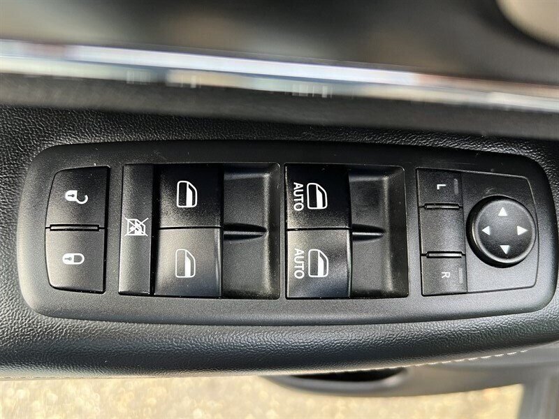 2017 Jeep Grand Cherokee Limited Pentastar 3.6L V6 295hp 260ft. lbs, 4X4, Leather Interior, Heated Front&Rear Seats, Heated Steering wheel, Power Sunroof, Parking Sensors, Power Liftgate, Backup Camera, Pwr 8-Way Seat with memory. - Photo 24 - Milwaukie, OR 97267