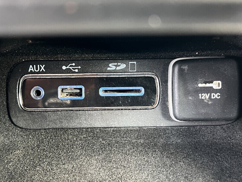 2017 Jeep Grand Cherokee Limited Pentastar 3.6L V6 295hp 260ft. lbs, 4X4, Leather Interior, Heated Front&Rear Seats, Heated Steering wheel, Power Sunroof, Parking Sensors, Power Liftgate, Backup Camera, Pwr 8-Way Seat with memory. - Photo 26 - Milwaukie, OR 97267