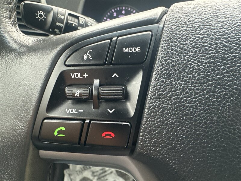 2017 Hyundai TUCSON Sport  1.6L Turbo I4 175hp, Backup Camera, Push Start, 19'' Alloy Wheels, Heated Side Mirrors, Blind Sport Detector with Rear Cross-Traffic Alert, Foglights, LED DRLs, Hands Free power Tailgate. - Photo 27 - Milwaukie, OR 97267