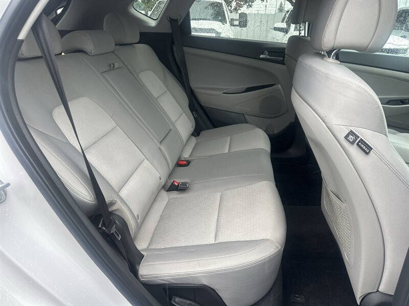 2017 Hyundai TUCSON Sport  1.6L Turbo I4 175hp, Backup Camera, Push Start, 19'' Alloy Wheels, Heated Side Mirrors, Blind Sport Detector with Rear Cross-Traffic Alert, Foglights, LED DRLs, Hands Free power Tailgate. - Photo 14 - Milwaukie, OR 97267
