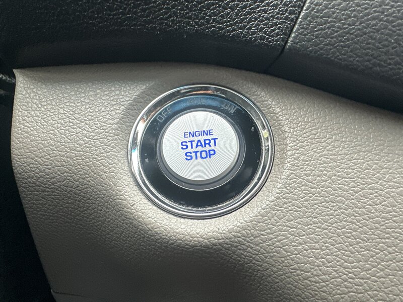 2017 Hyundai TUCSON Sport  1.6L Turbo I4 175hp, Backup Camera, Push Start, 19'' Alloy Wheels, Heated Side Mirrors, Blind Sport Detector with Rear Cross-Traffic Alert, Foglights, LED DRLs, Hands Free power Tailgate. - Photo 21 - Milwaukie, OR 97267