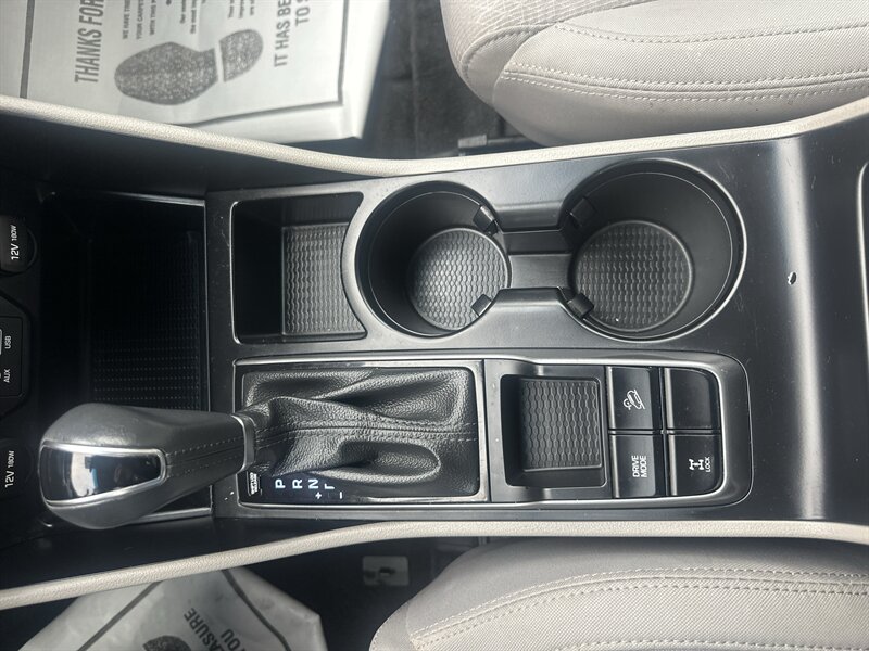 2017 Hyundai TUCSON Sport  1.6L Turbo I4 175hp, Backup Camera, Push Start, 19'' Alloy Wheels, Heated Side Mirrors, Blind Sport Detector with Rear Cross-Traffic Alert, Foglights, LED DRLs, Hands Free power Tailgate. - Photo 23 - Milwaukie, OR 97267