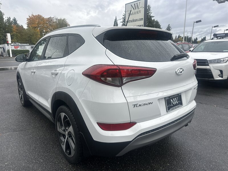 2017 Hyundai TUCSON Sport  1.6L Turbo I4 175hp, Backup Camera, Push Start, 19'' Alloy Wheels, Heated Side Mirrors, Blind Sport Detector with Rear Cross-Traffic Alert, Foglights, LED DRLs, Hands Free power Tailgate. - Photo 2 - Milwaukie, OR 97267