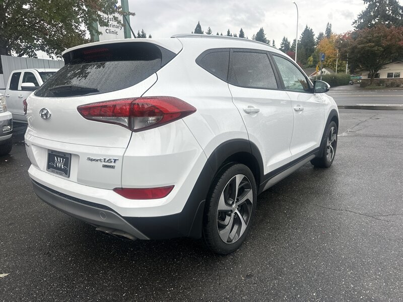 2017 Hyundai TUCSON Sport  1.6L Turbo I4 175hp, Backup Camera, Push Start, 19'' Alloy Wheels, Heated Side Mirrors, Blind Sport Detector with Rear Cross-Traffic Alert, Foglights, LED DRLs, Hands Free power Tailgate. - Photo 4 - Milwaukie, OR 97267