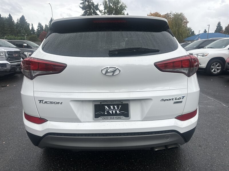2017 Hyundai TUCSON Sport  1.6L Turbo I4 175hp, Backup Camera, Push Start, 19'' Alloy Wheels, Heated Side Mirrors, Blind Sport Detector with Rear Cross-Traffic Alert, Foglights, LED DRLs, Hands Free power Tailgate. - Photo 3 - Milwaukie, OR 97267