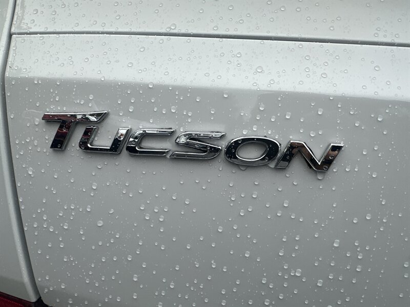 2017 Hyundai TUCSON Sport  1.6L Turbo I4 175hp, Backup Camera, Push Start, 19'' Alloy Wheels, Heated Side Mirrors, Blind Sport Detector with Rear Cross-Traffic Alert, Foglights, LED DRLs, Hands Free power Tailgate. - Photo 31 - Milwaukie, OR 97267