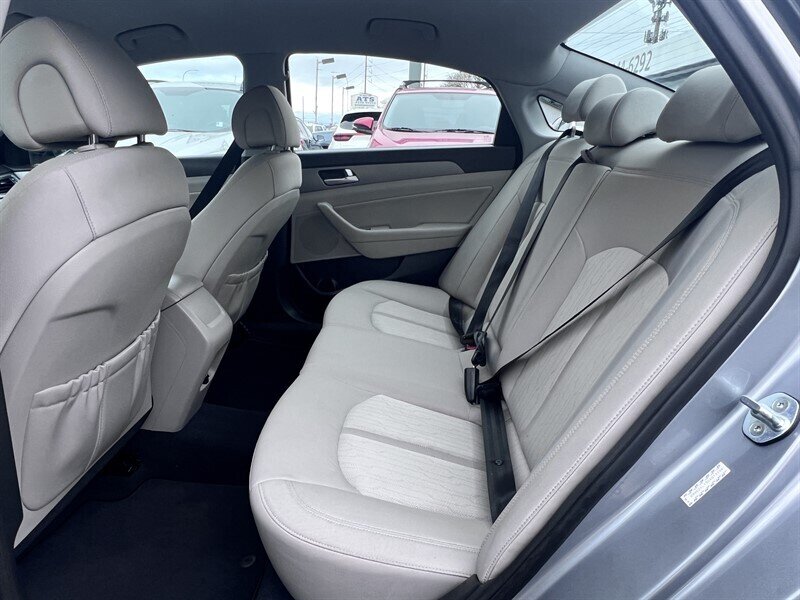 2016 Hyundai SONATA Hybrid SE 2.0L Hybrid I4 192hp 271ft. lbs, Cloth Interior, Backup Camera, Bluetooth connectivity, AUX and USB, premium wheels - Photo 24 - Milwaukie, OR 97267