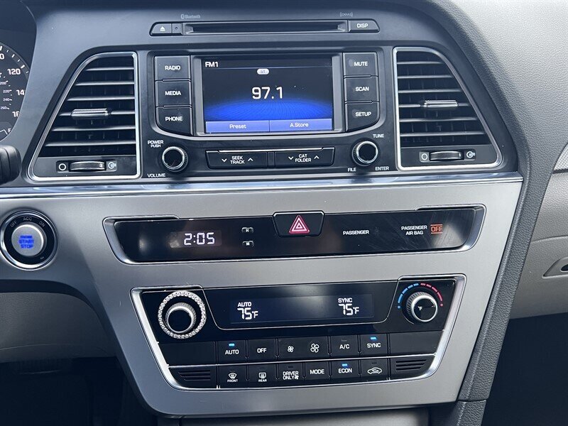 2016 Hyundai SONATA Hybrid SE 2.0L Hybrid I4 192hp 271ft. lbs, Cloth Interior, Backup Camera, Bluetooth connectivity, AUX and USB, premium wheels - Photo 19 - Milwaukie, OR 97267