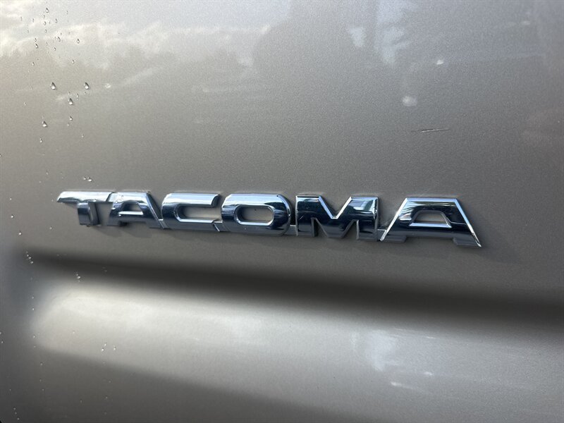 2006 Toyota Tacoma PreRunner V6   - Photo 9 - Milwaukie, OR 97267