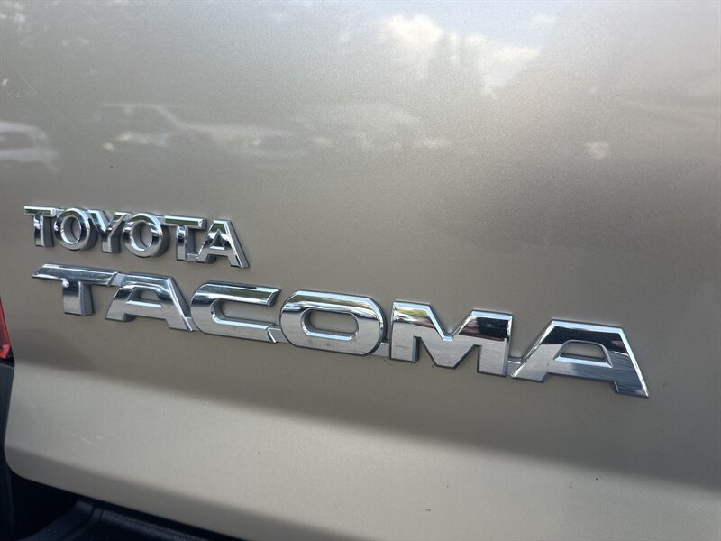 2006 Toyota Tacoma PreRunner V6   - Photo 25 - Milwaukie, OR 97267