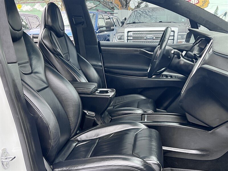 2017 Tesla Model X 75D Electric 328hp 387ft. lbs, AWD, Dual Motor, Black Interior, Backup Camera, Navigation, 3Rd Row Seating, Suicide Doors. - Photo 22 - Milwaukie, OR 97267