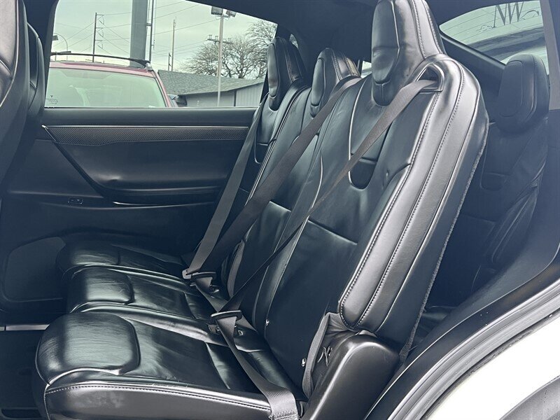 2017 Tesla Model X 75D Electric 328hp 387ft. lbs, AWD, Dual Motor, Black Interior, Backup Camera, Navigation, 3Rd Row Seating, Suicide Doors. - Photo 23 - Milwaukie, OR 97267