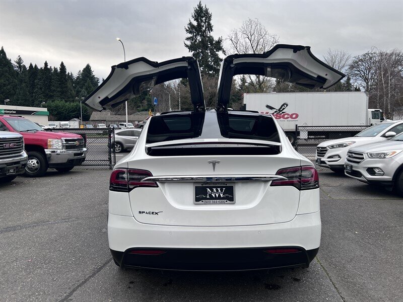 2017 Tesla Model X 75D Electric 328hp 387ft. lbs, AWD, Dual Motor, Black Interior, Backup Camera, Navigation, 3Rd Row Seating, Suicide Doors. - Photo 30 - Milwaukie, OR 97267