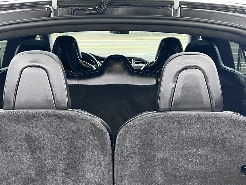 2017 Tesla Model X 75D Electric 328hp 387ft. lbs, AWD, Dual Motor, Black Interior, Backup Camera, Navigation, 3Rd Row Seating, Suicide Doors. - Photo 9 - Milwaukie, OR 97267