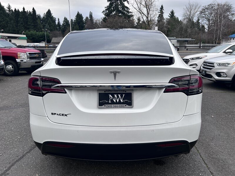 2017 Tesla Model X 75D Electric 328hp 387ft. lbs, AWD, Dual Motor, Black Interior, Backup Camera, Navigation, 3Rd Row Seating, Suicide Doors. - Photo 8 - Milwaukie, OR 97267