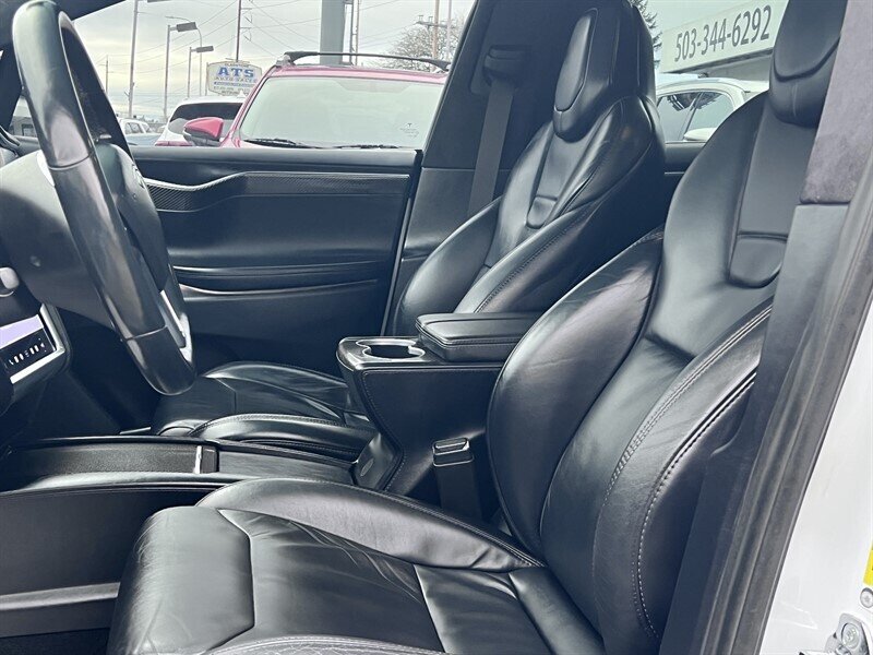 2017 Tesla Model X 75D Electric 328hp 387ft. lbs, AWD, Dual Motor, Black Interior, Backup Camera, Navigation, 3Rd Row Seating, Suicide Doors. - Photo 21 - Milwaukie, OR 97267