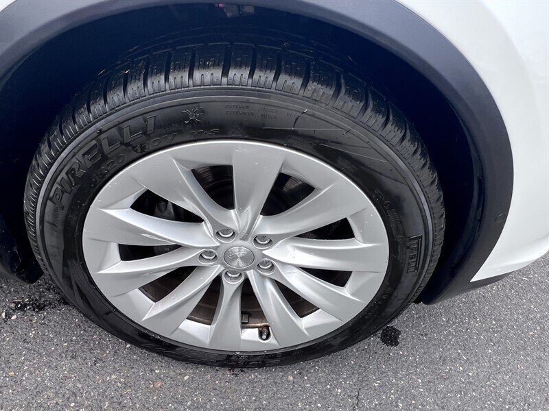 2017 Tesla Model X 75D Electric 328hp 387ft. lbs, AWD, Dual Motor, Black Interior, Backup Camera, Navigation, 3Rd Row Seating, Suicide Doors. - Photo 32 - Milwaukie, OR 97267