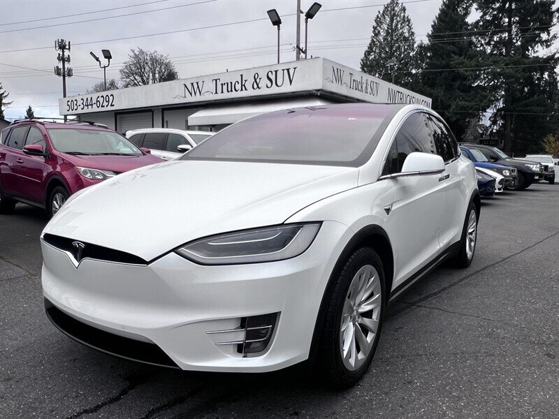2017 Tesla Model X 75D Electric 328hp 387ft. lbs, AWD, Dual Motor, Black Interior, Backup Camera, Navigation, 3Rd Row Seating, Suicide Doors. - Photo 1 - Milwaukie, OR 97267