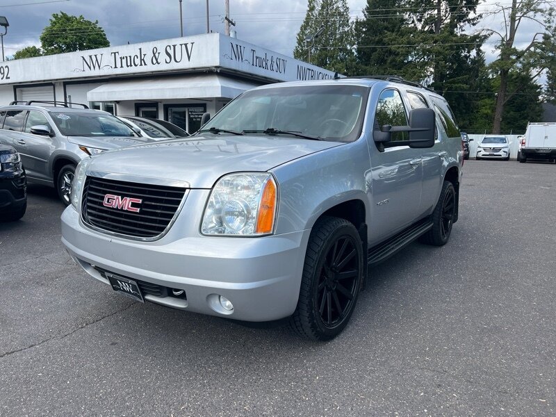2013 GMC Yukon SLT  5.3 V8, 4WD, 4X4, 4 Wheel Drive, Backup Camera, Running Boards, DUB Wheels
