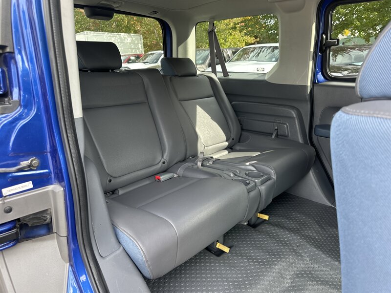 2004 Honda Element LX  2.4L I4 160hp 161ft. lbs, FWD, New Tires, Rear Seats folds up. More Cargo Room - Photo 11 - Milwaukie, OR 97267