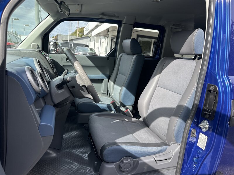 2004 Honda Element LX  2.4L I4 160hp 161ft. lbs, FWD, New Tires, Rear Seats folds up. More Cargo Room - Photo 7 - Milwaukie, OR 97267