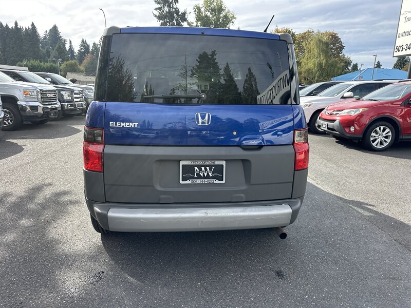 2004 Honda Element LX  2.4L I4 160hp 161ft. lbs, FWD, New Tires, Rear Seats folds up. More Cargo Room - Photo 3 - Milwaukie, OR 97267