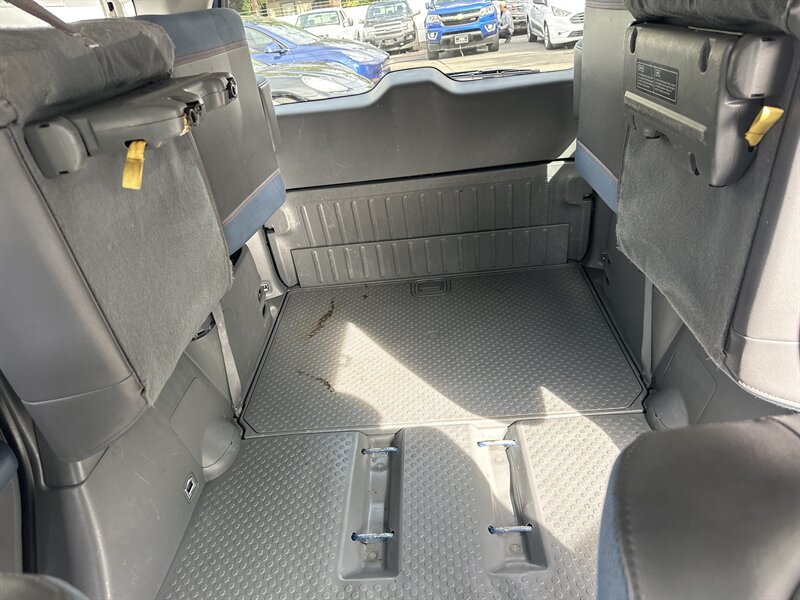 2004 Honda Element LX  2.4L I4 160hp 161ft. lbs, FWD, New Tires, Rear Seats folds up. More Cargo Room - Photo 22 - Milwaukie, OR 97267