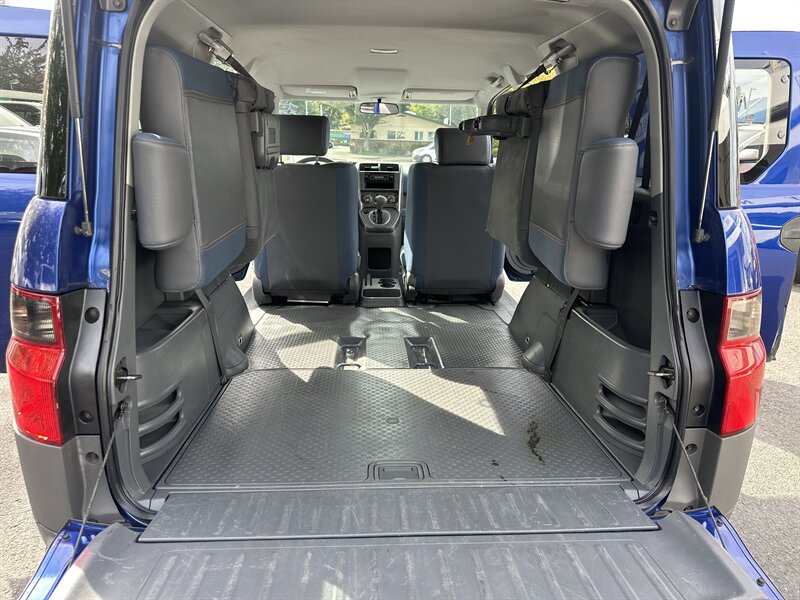 2004 Honda Element LX  2.4L I4 160hp 161ft. lbs, FWD, New Tires, Rear Seats folds up. More Cargo Room - Photo 17 - Milwaukie, OR 97267