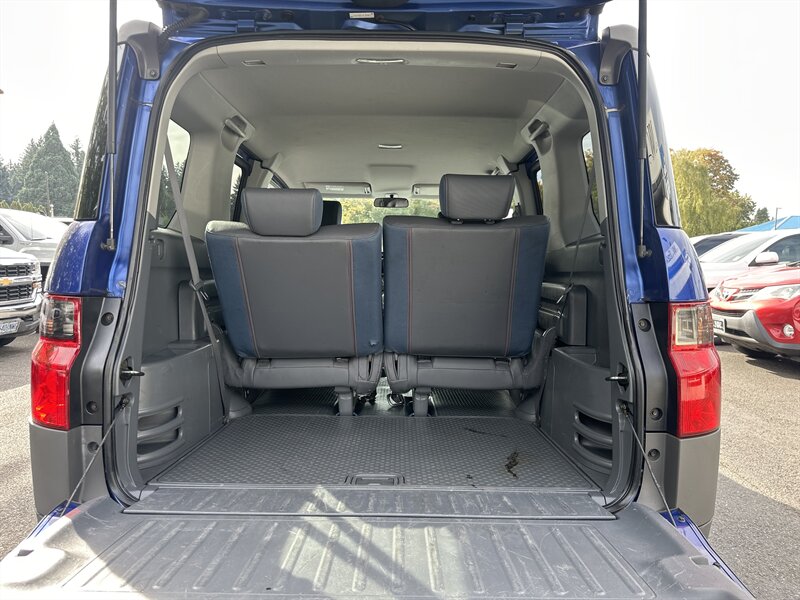 2004 Honda Element LX  2.4L I4 160hp 161ft. lbs, FWD, New Tires, Rear Seats folds up. More Cargo Room - Photo 13 - Milwaukie, OR 97267