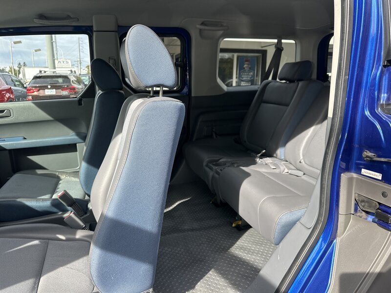 2004 Honda Element LX  2.4L I4 160hp 161ft. lbs, FWD, New Tires, Rear Seats folds up. More Cargo Room - Photo 8 - Milwaukie, OR 97267