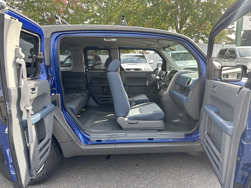 2004 Honda Element LX  2.4L I4 160hp 161ft. lbs, FWD, New Tires, Rear Seats folds up. More Cargo Room - Photo 12 - Milwaukie, OR 97267
