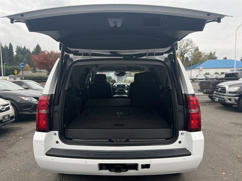 2018 Chevrolet Tahoe LT EcoTec3 5.3L V8 355hp 383ft. lbs, 4X4, AWD, Leather Interior, Cooling and Heated seats, Memory Seats, Navigation, Backup Camera, Parking Sensors, Running Boards, Power Liftgate, Power Folding Mirrors. - Photo 9 - Milwaukie, OR 97267
