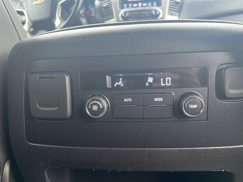 2018 Chevrolet Tahoe LT EcoTec3 5.3L V8 355hp 383ft. lbs, 4X4, AWD, Leather Interior, Cooling and Heated seats, Memory Seats, Navigation, Backup Camera, Parking Sensors, Running Boards, Power Liftgate, Power Folding Mirrors. - Photo 35 - Milwaukie, OR 97267