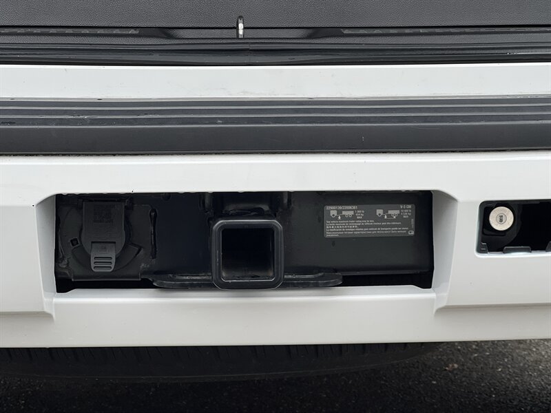 2018 Chevrolet Tahoe LT EcoTec3 5.3L V8 355hp 383ft. lbs, 4X4, AWD, Leather Interior, Cooling and Heated seats, Memory Seats, Navigation, Backup Camera, Parking Sensors, Running Boards, Power Liftgate, Power Folding Mirrors. - Photo 12 - Milwaukie, OR 97267