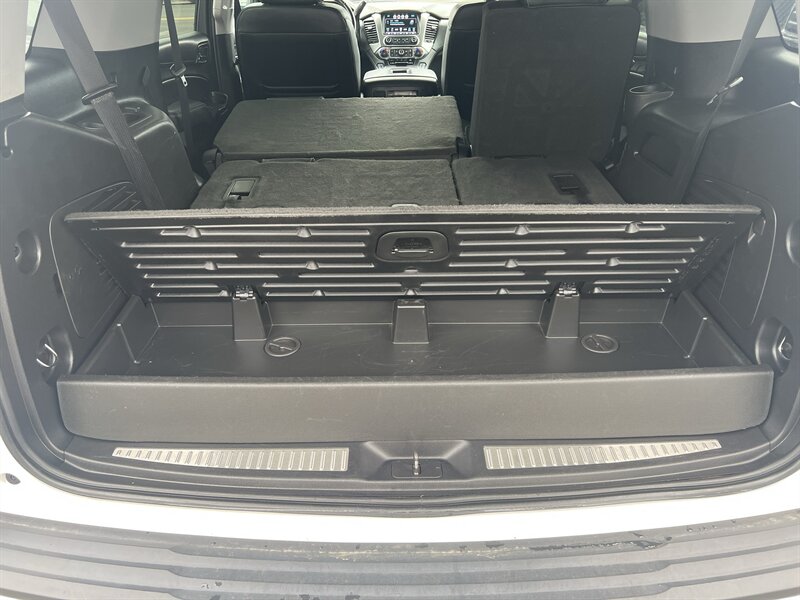 2018 Chevrolet Tahoe LT EcoTec3 5.3L V8 355hp 383ft. lbs, 4X4, AWD, Leather Interior, Cooling and Heated seats, Memory Seats, Navigation, Backup Camera, Parking Sensors, Running Boards, Power Liftgate, Power Folding Mirrors. - Photo 14 - Milwaukie, OR 97267