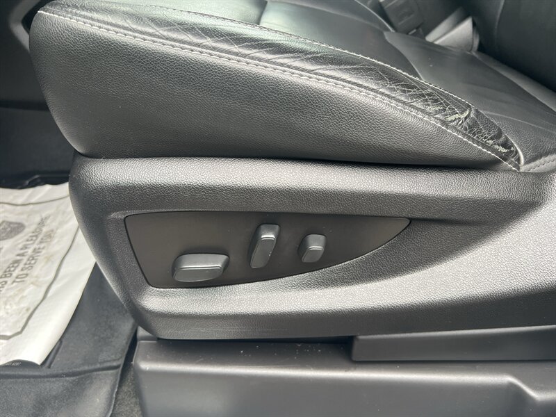 2018 Chevrolet Tahoe LT EcoTec3 5.3L V8 355hp 383ft. lbs, 4X4, AWD, Leather Interior, Cooling and Heated seats, Memory Seats, Navigation, Backup Camera, Parking Sensors, Running Boards, Power Liftgate, Power Folding Mirrors. - Photo 22 - Milwaukie, OR 97267