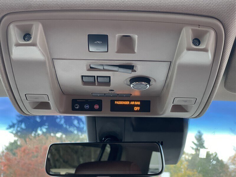 2017 Cadillac Escalade Luxury EcoTec3 6.2L V8 420hp, 4X4, Tow Hitch , 7 Seats, Leather Interior, Heat & Cool Seats, Moonroof, Parking Sensors, Navigation, Heads Up Display, Backup Camera, Rearview Mirror Cam, Running Boards. - Photo 35 - Milwaukie, OR 97267