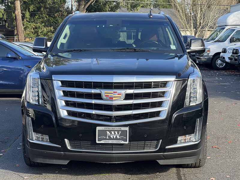 2017 Cadillac Escalade Luxury EcoTec3 6.2L V8 420hp 460ft, 4X4, Tow Hitch , 7 Seats, Leather Interior, Heat & Cool Seats, Moonroof, Parking Sensors, Navigation, Heads Up Display, Backup Camera, Rearview Mirror Cam, Running Boards. - Photo 3 - Milwaukie, OR 97267