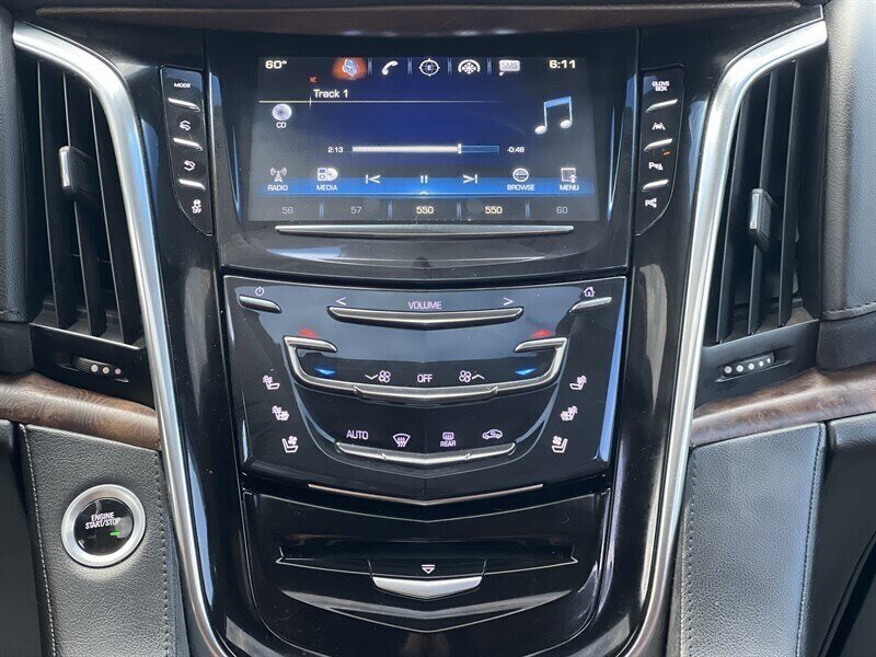 2017 Cadillac Escalade Luxury EcoTec3 6.2L V8 420hp, 4X4, Tow Hitch , 7 Seats, Leather Interior, Heat & Cool Seats, Moonroof, Parking Sensors, Navigation, Heads Up Display, Backup Camera, Rearview Mirror Cam, Running Boards. - Photo 28 - Milwaukie, OR 97267