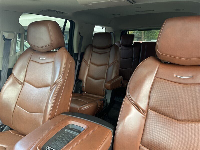 2017 Cadillac Escalade Luxury EcoTec3 6.2L V8 420hp, 4X4, Tow Hitch , 7 Seats, Leather Interior, Heat & Cool Seats, Moonroof, Parking Sensors, Navigation, Heads Up Display, Backup Camera, Rearview Mirror Cam, Running Boards. - Photo 22 - Milwaukie, OR 97267