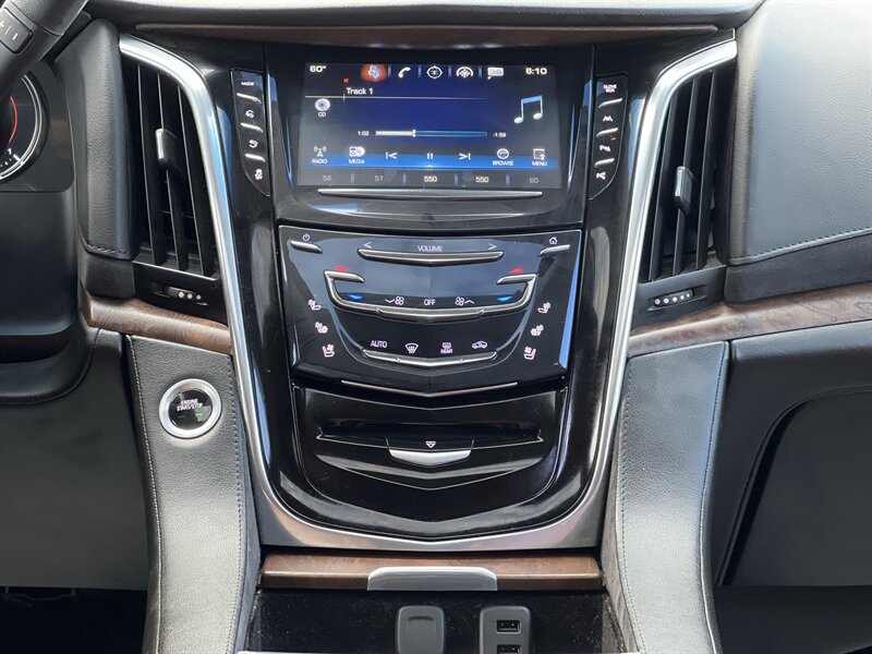 2017 Cadillac Escalade Luxury EcoTec3 6.2L V8 420hp 460ft, 4X4, Tow Hitch , 7 Seats, Leather Interior, Heat & Cool Seats, Moonroof, Parking Sensors, Navigation, Heads Up Display, Backup Camera, Rearview Mirror Cam, Running Boards. - Photo 29 - Milwaukie, OR 97267