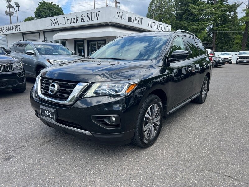 2019 Nissan Pathfinder SV  3.5 V6, 4X4, 4WD, 4 Wheel Drive, Heated Seats, Navigation