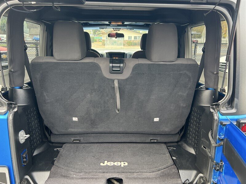 2015 Jeep Wrangler Sport 3.6L V6 285hp 260ft. lbs, Two Door, 4x4, Hard Top, Soft Top, Running Boards, Premium Wheels. - Photo 11 - Milwaukie, OR 97267